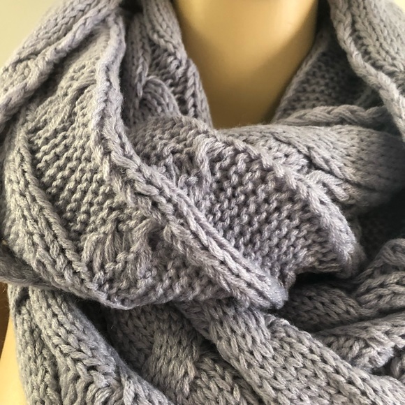 Cable Knit Infinity Scarf - Picture 2 of 6
